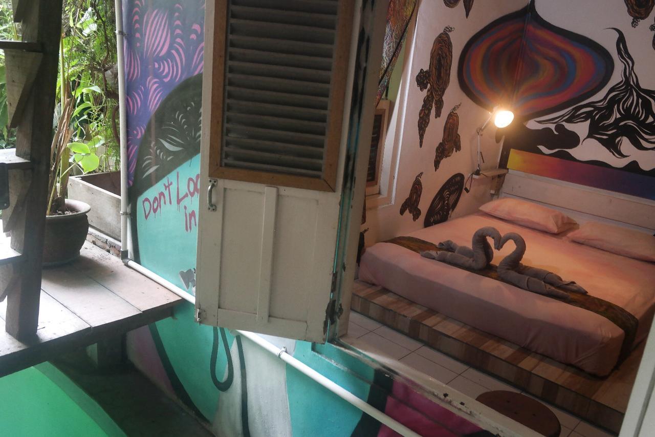 Abrakadabra! Artbnb Yogyakarta Exterior photo