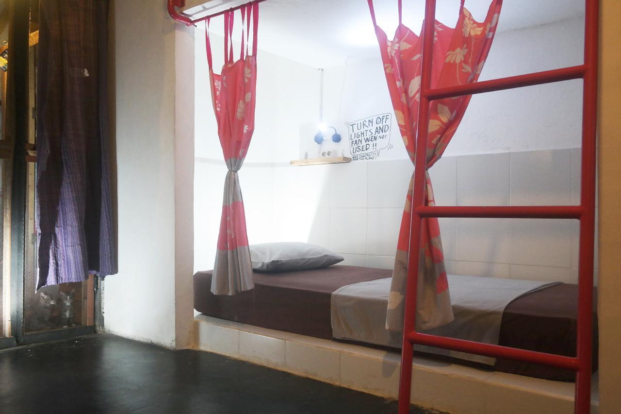 Abrakadabra! Artbnb Yogyakarta Exterior photo