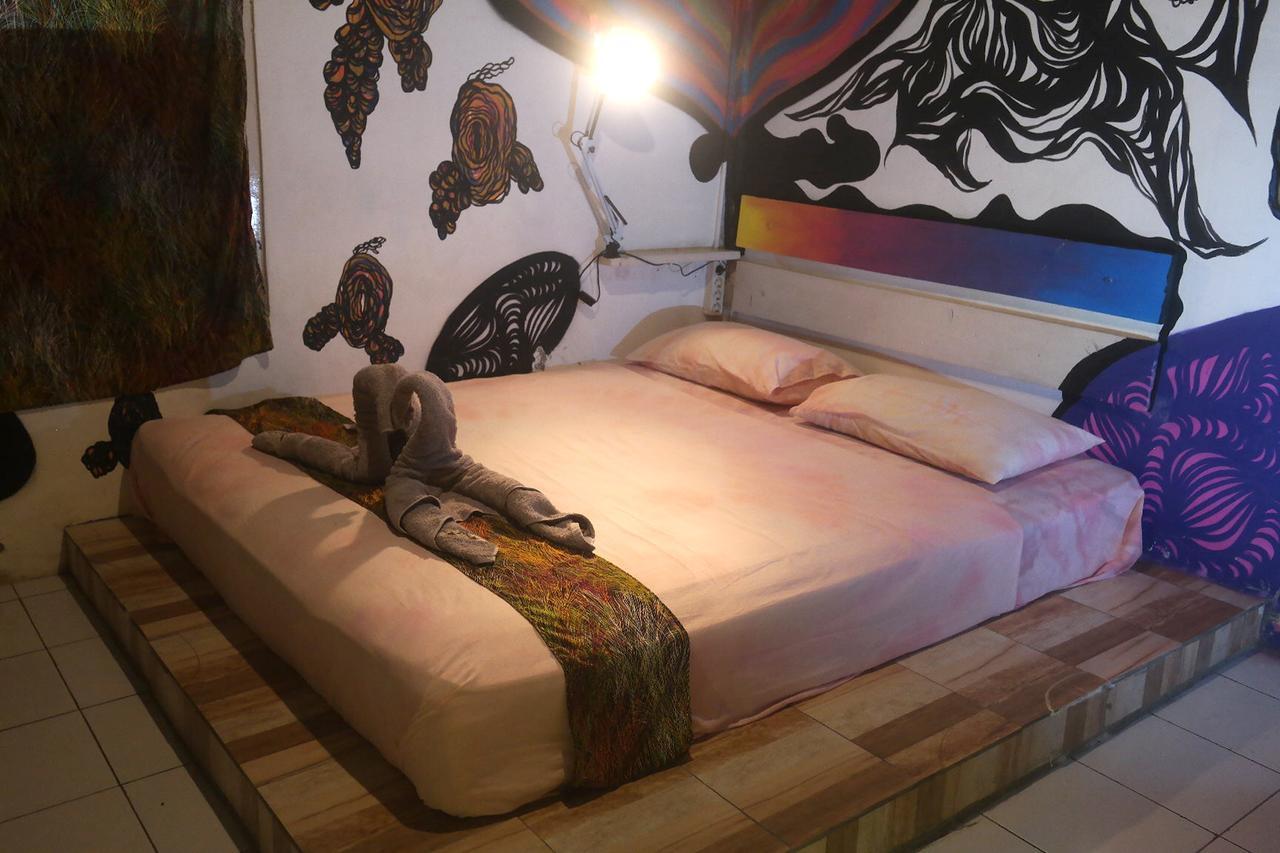 Abrakadabra! Artbnb Yogyakarta Exterior photo