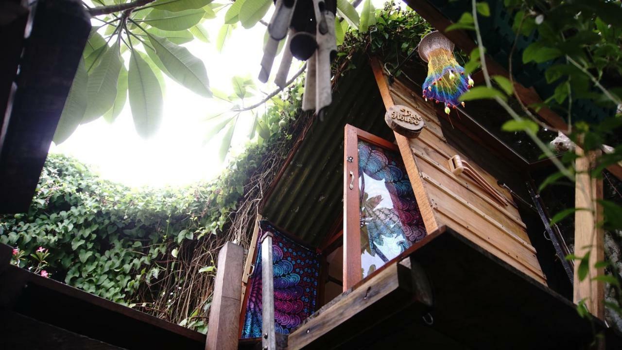 Abrakadabra! Artbnb Yogyakarta Exterior photo